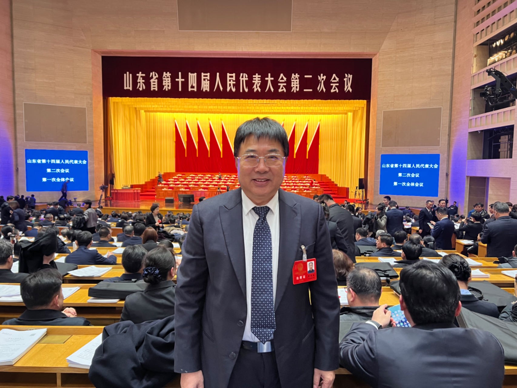 �����š��м�ʹ��������������ְ���𡪡��������ǲ��й����ɷݶ��³��ܻ�����ϯʡ�˴���